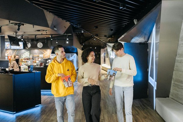 Quels sont les équipements nécessaires pour un camping en région de haute montagne en été?